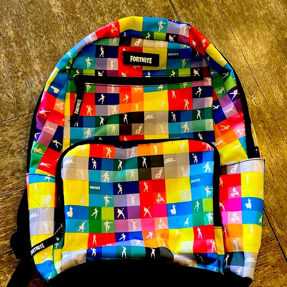 Fortnite school bag back pack great condition but a few tiny pen spots pictured - Picture 1 of 11
